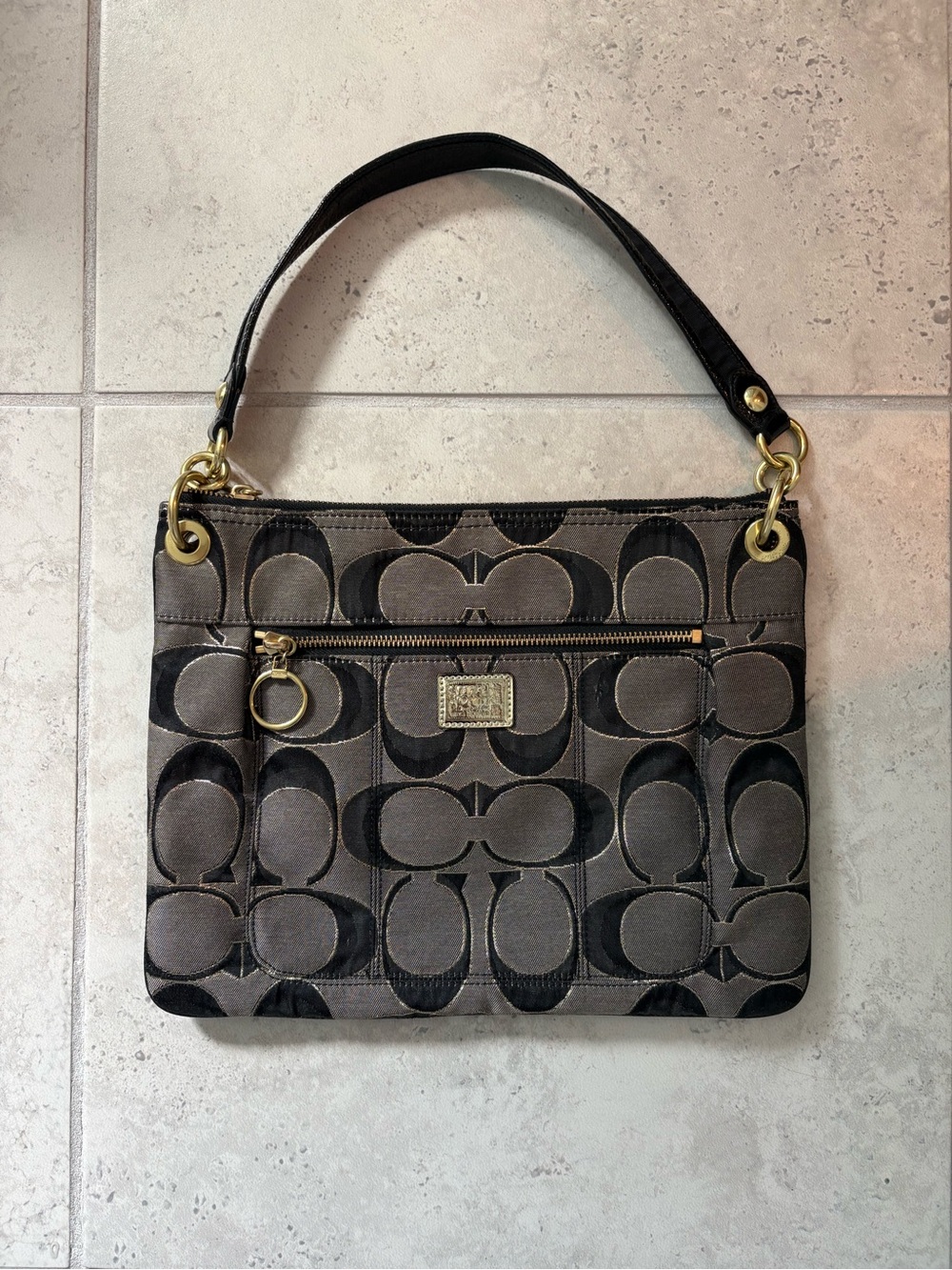 Coach Poppy Signature C Shoulder Bag in Black with Gold Hardware - Picture 3 of 7